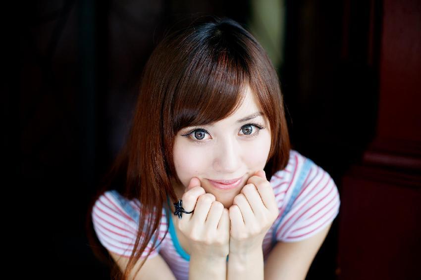 梁以辰(钟幸村) 原石美女私房照诱惑写真图