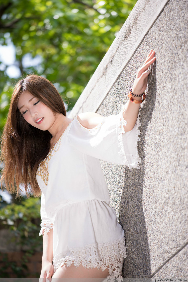 许薇安Vivi 性感外拍图片特辑