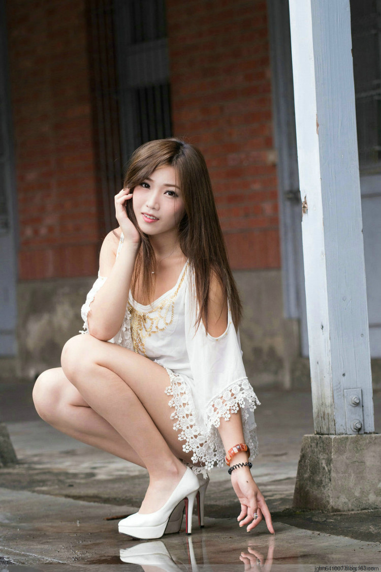 许薇安Vivi 性感外拍图片特辑