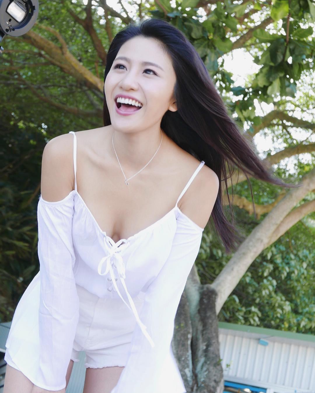 林芊妤练出惊人身段 纤细蛮腰非常吸睛
