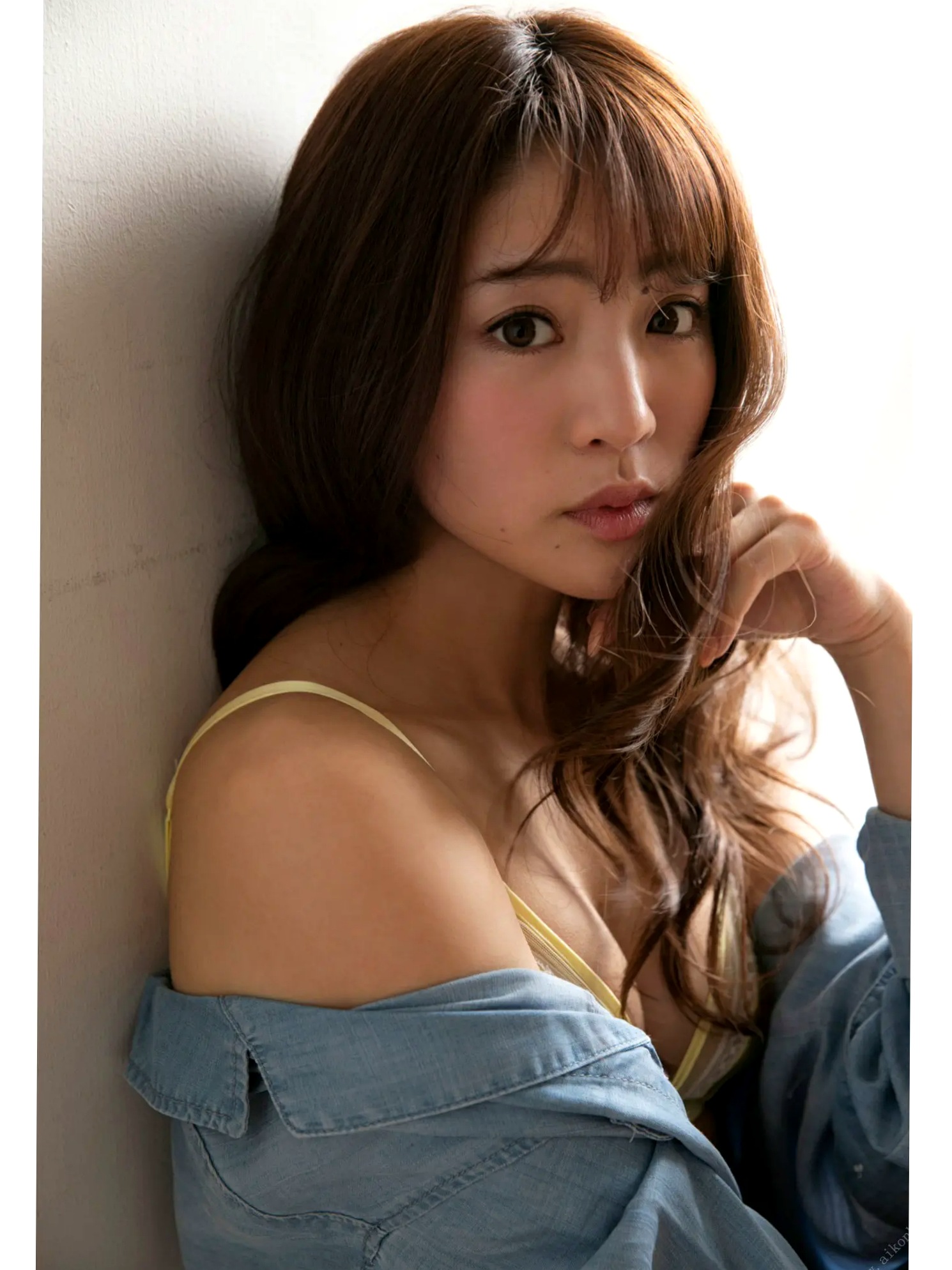 志田友美 - アイドルの魂は美脚に宿る 日系清新家居私房性感美腿写真