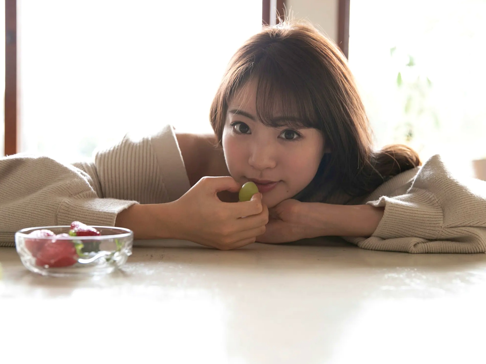 志田友美 - アイドルの魂は美脚に宿る 日系清新家居私房性感美腿写真