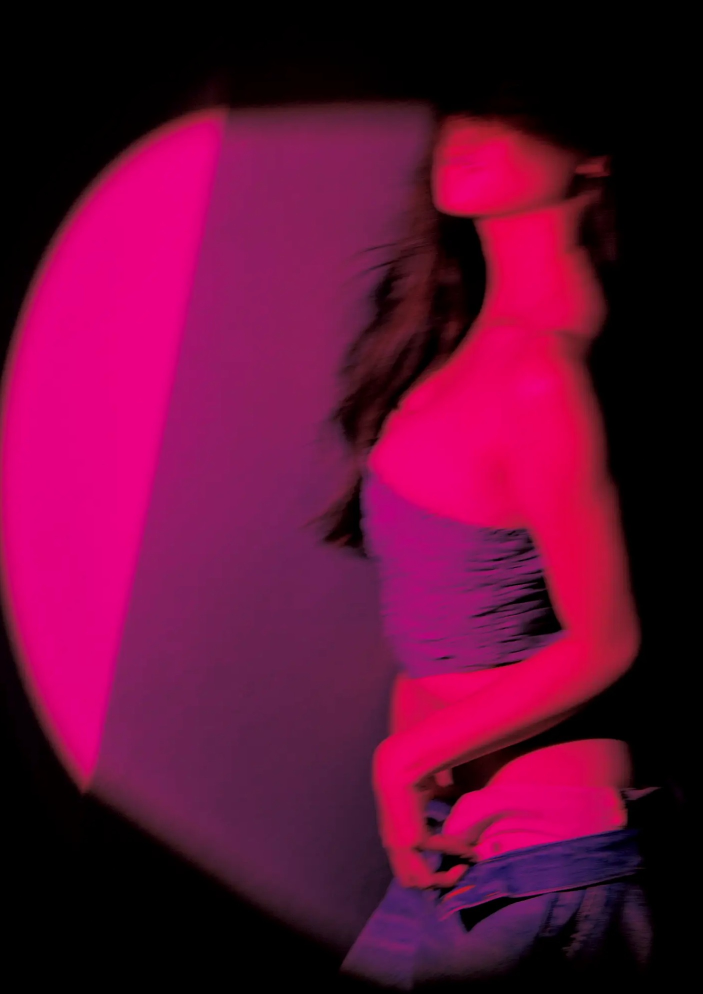 白間美瑠 - MERCI 户外泳池湿身黑色比基尼性感写真