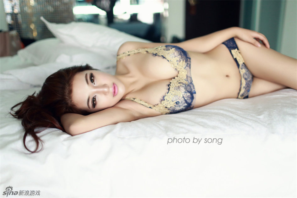 桂晶晶 爆乳美女秀完美F杯身材写真图