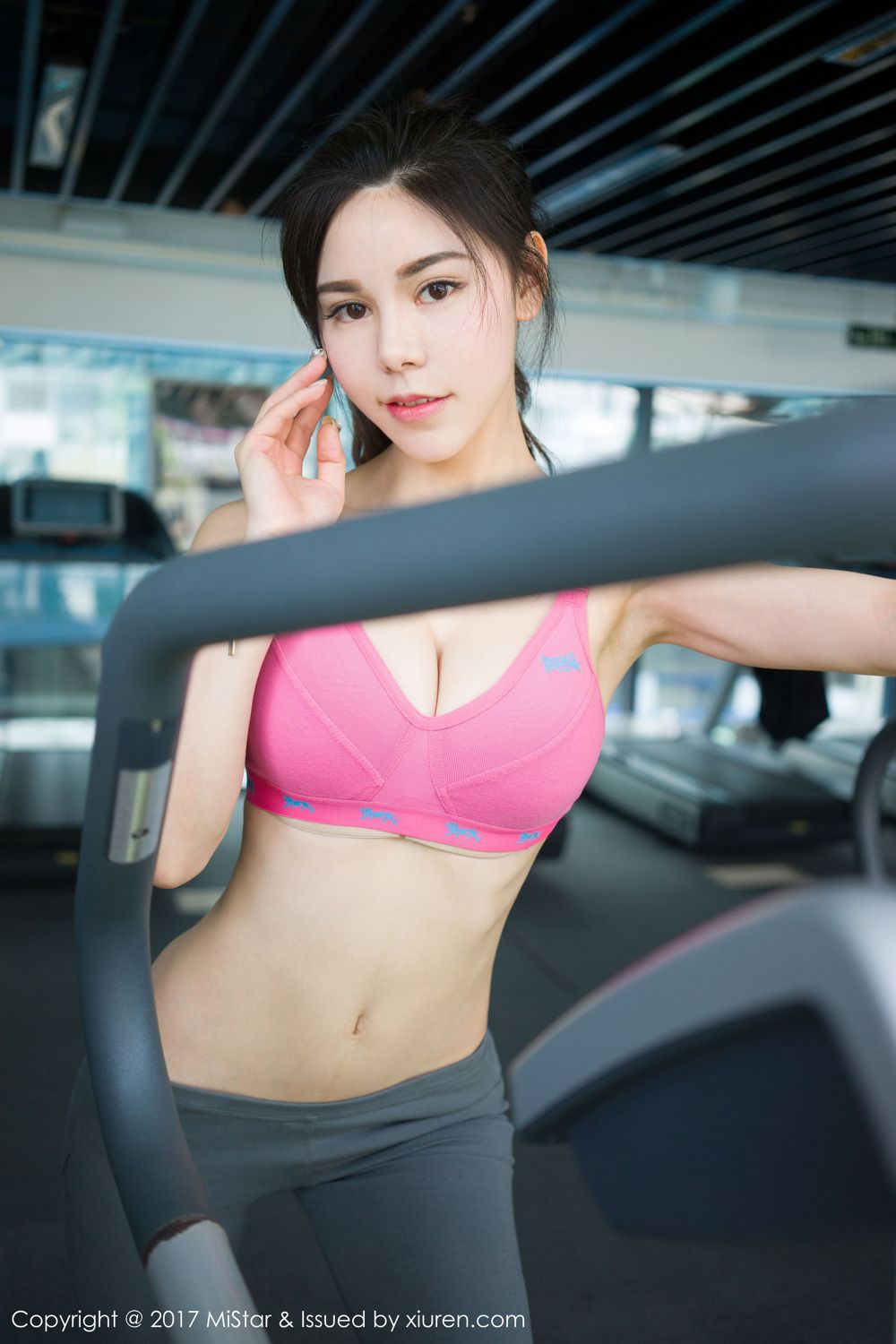 运动女神沈佳熹 香汗淋漓的完美曲线