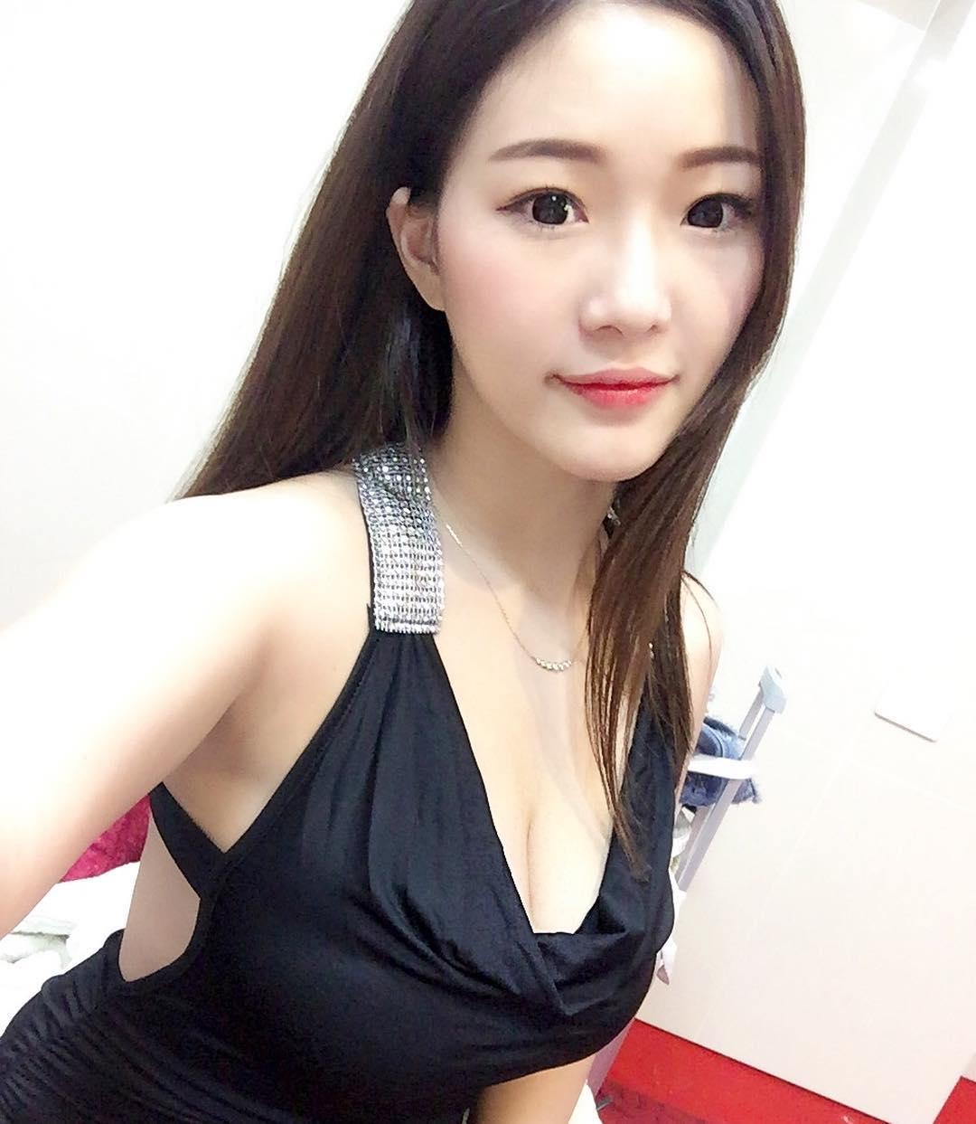 施菲亚Feiya- 好凶的外拍甜心