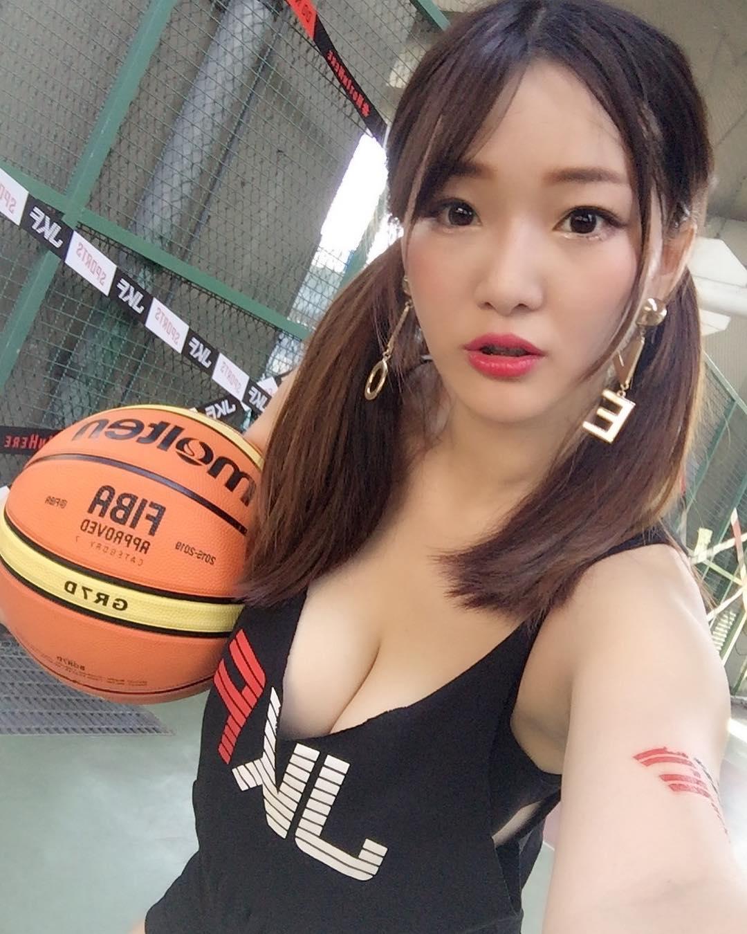 施菲亚Feiya- 好凶的外拍甜心