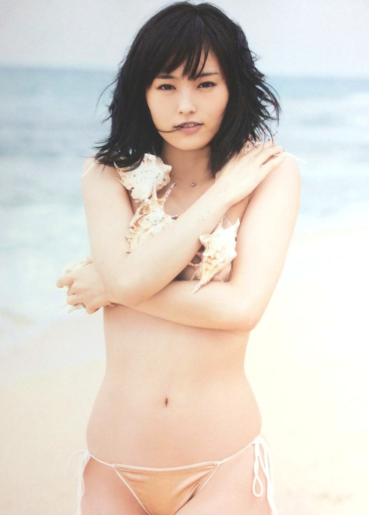Gallery - PB写真集_山本彩《SY》高清美图:清纯短发、比基尼泳装诱惑,摄影大师LESLIE KEE镜头下的夏日灵动尤物日本性感比基尼清新女神 山本彩女神私房照_秀色女神