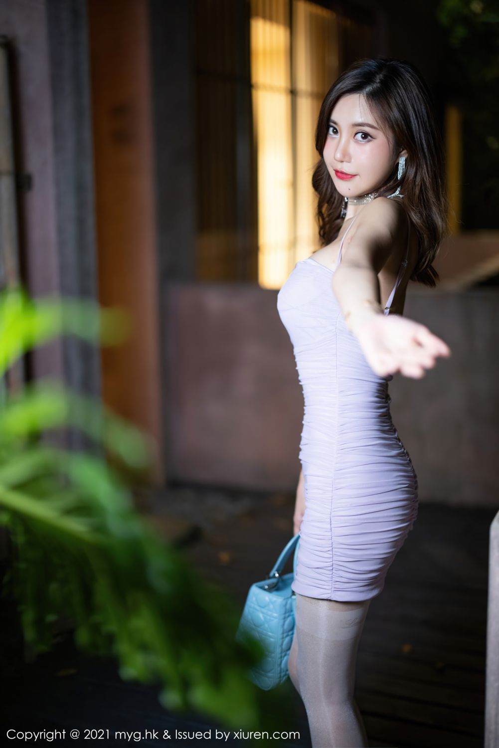 绮里嘉的紫色服饰 中秋来临梦幻嫦娥
