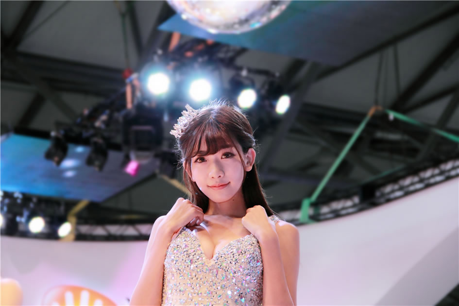 陈潇 游族网络青春美女酷似林志铃