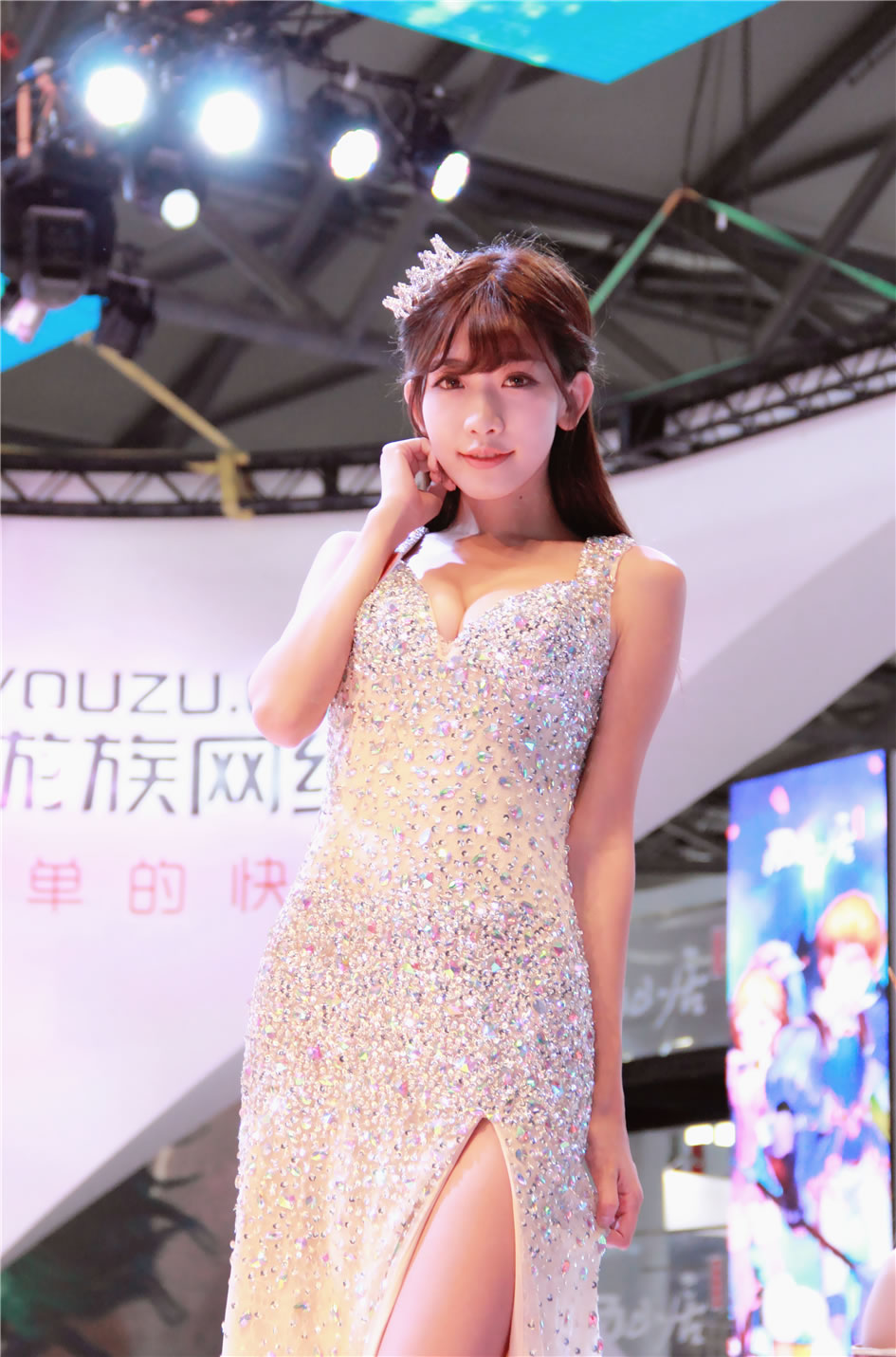 陈潇 游族网络青春美女酷似林志铃