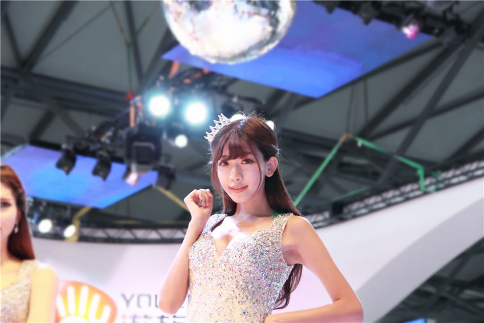 陈潇 游族网络青春美女酷似林志铃