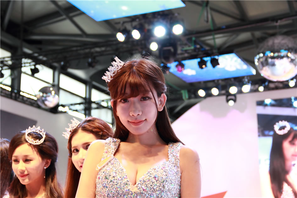 陈潇 游族网络青春美女酷似林志铃