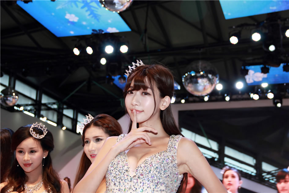 陈潇 游族网络青春美女酷似林志铃