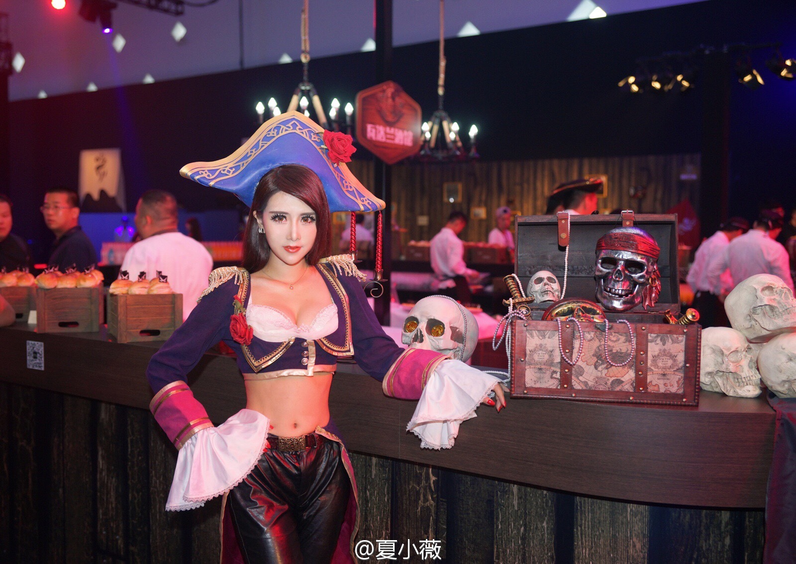 夏小薇 火辣性感私房照诱惑写真图