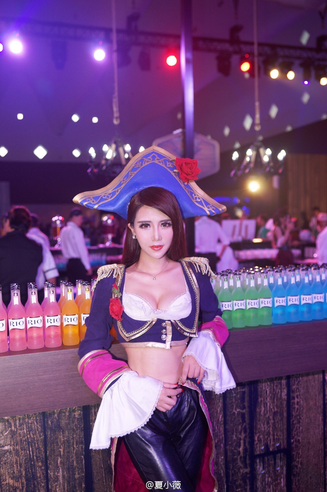 夏小薇 火辣性感私房照诱惑写真图