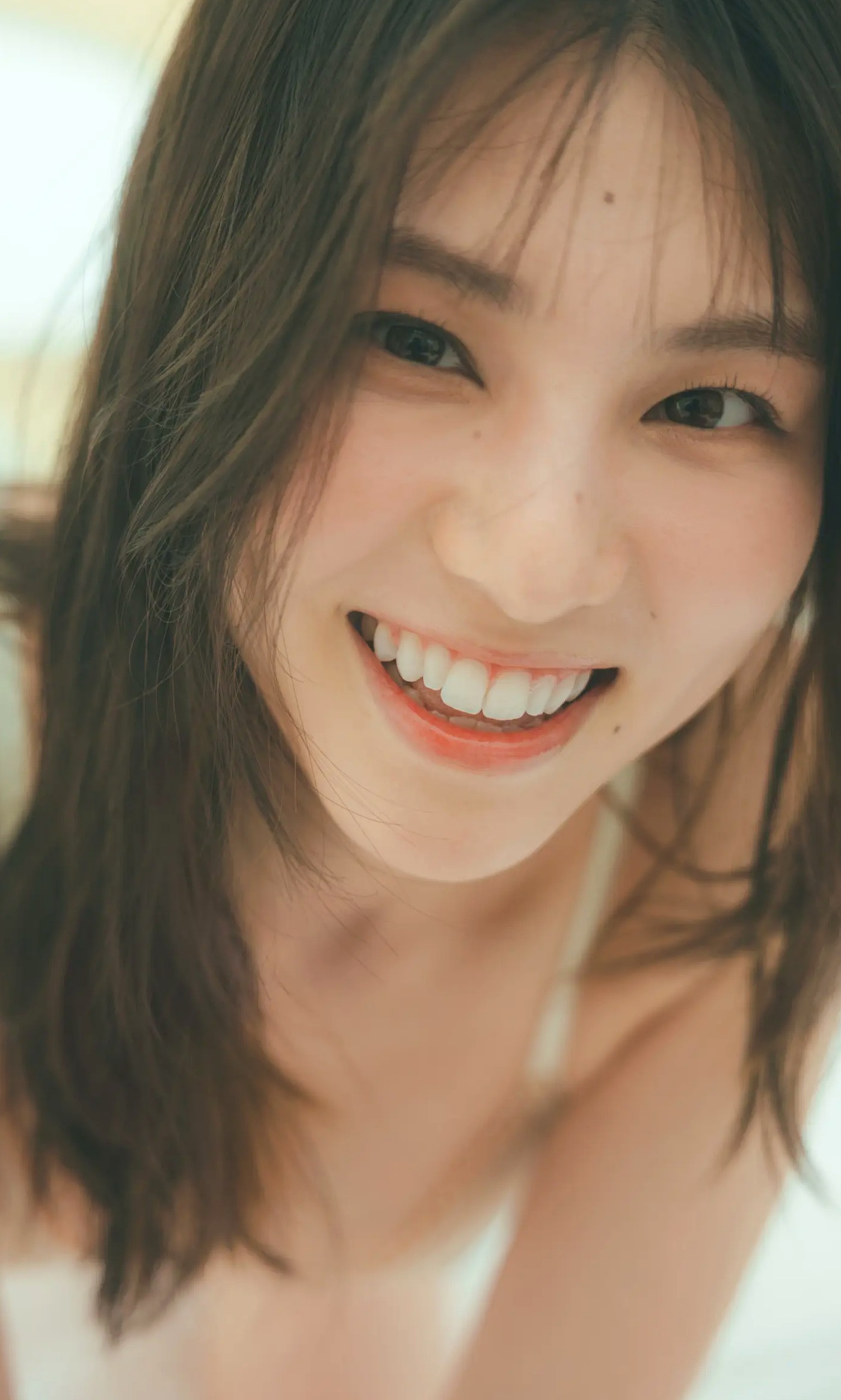 《相楽伊織 - more and more》日本女神泳池比基尼与清爽私房写真集