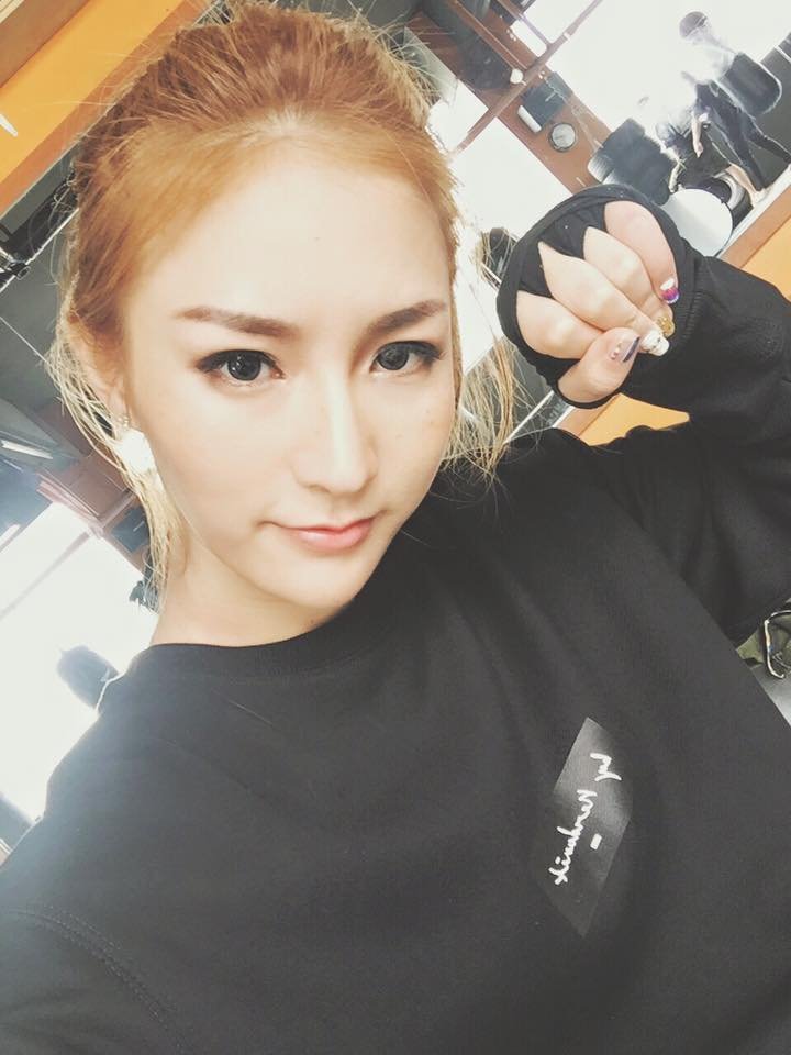 林佩佩 舞台女王热火比基尼
