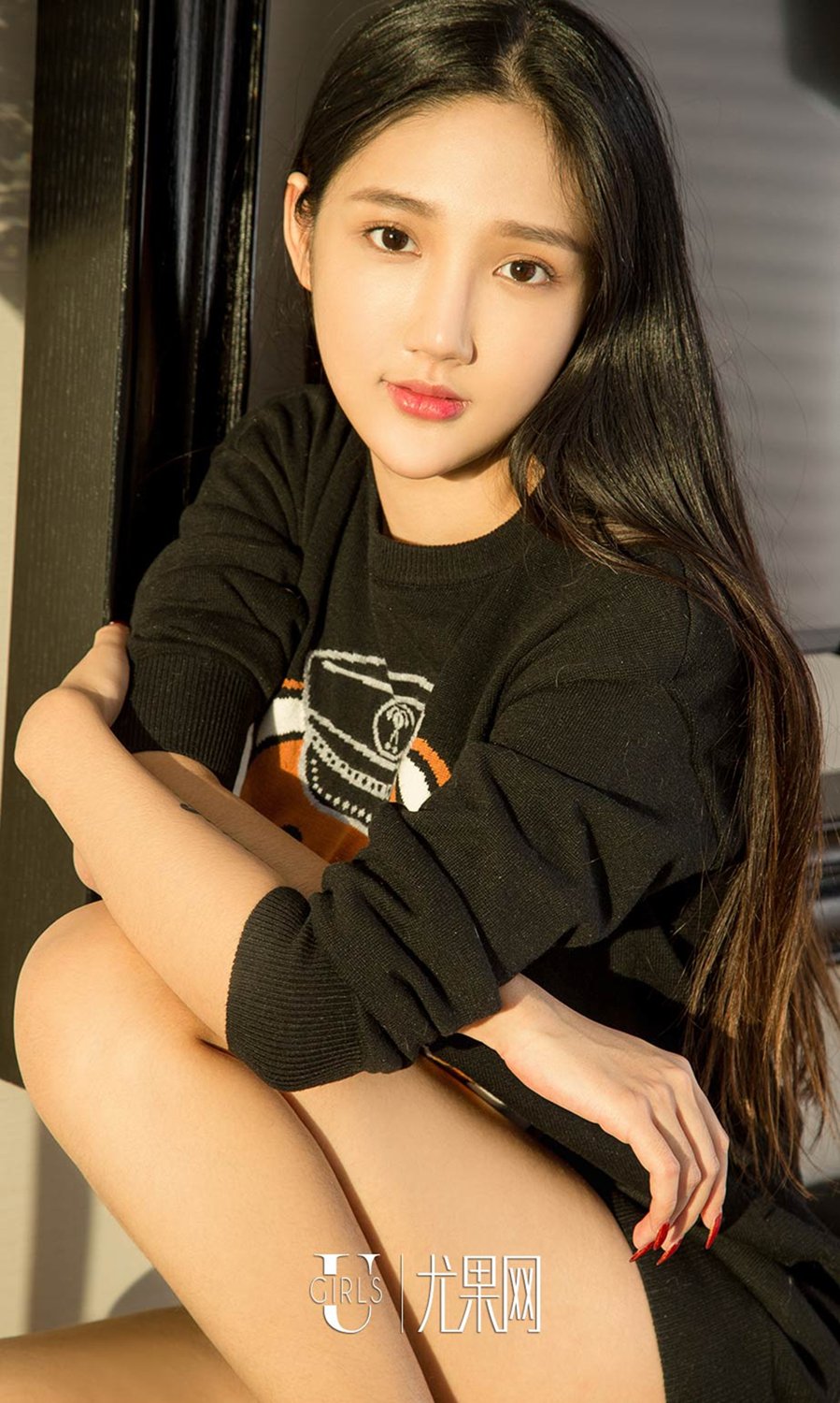 小唐璐和风浴衣 时髦卫衣露美腿