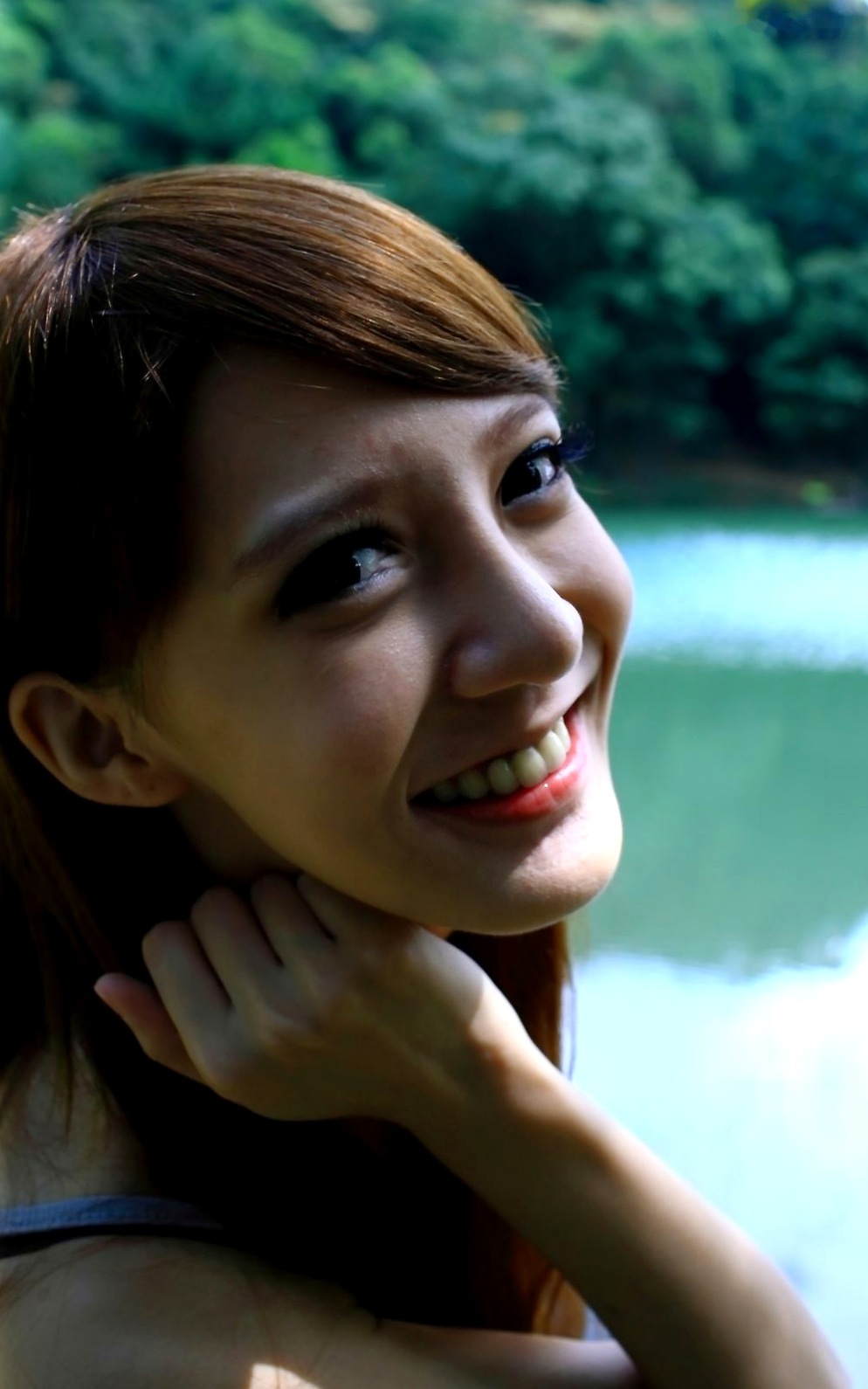 台湾正妹柠檬清新甜美户外写真,治愈系笑容灵动自然,打造满分女友感形象