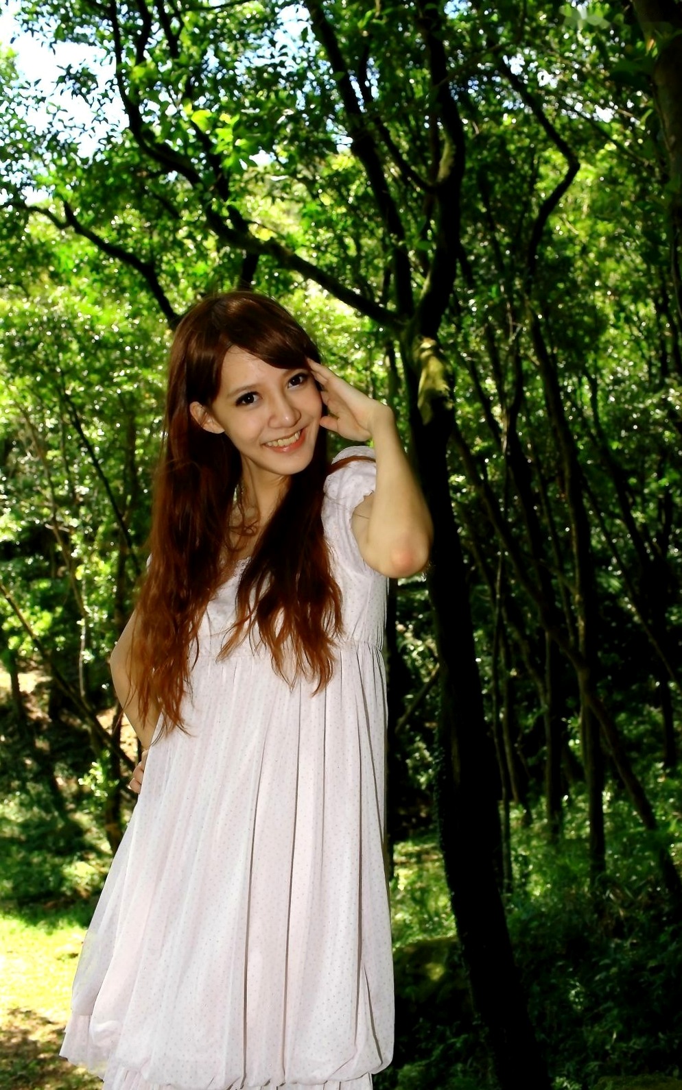 台湾正妹柠檬清新甜美户外写真,治愈系笑容灵动自然,打造满分女友感形象