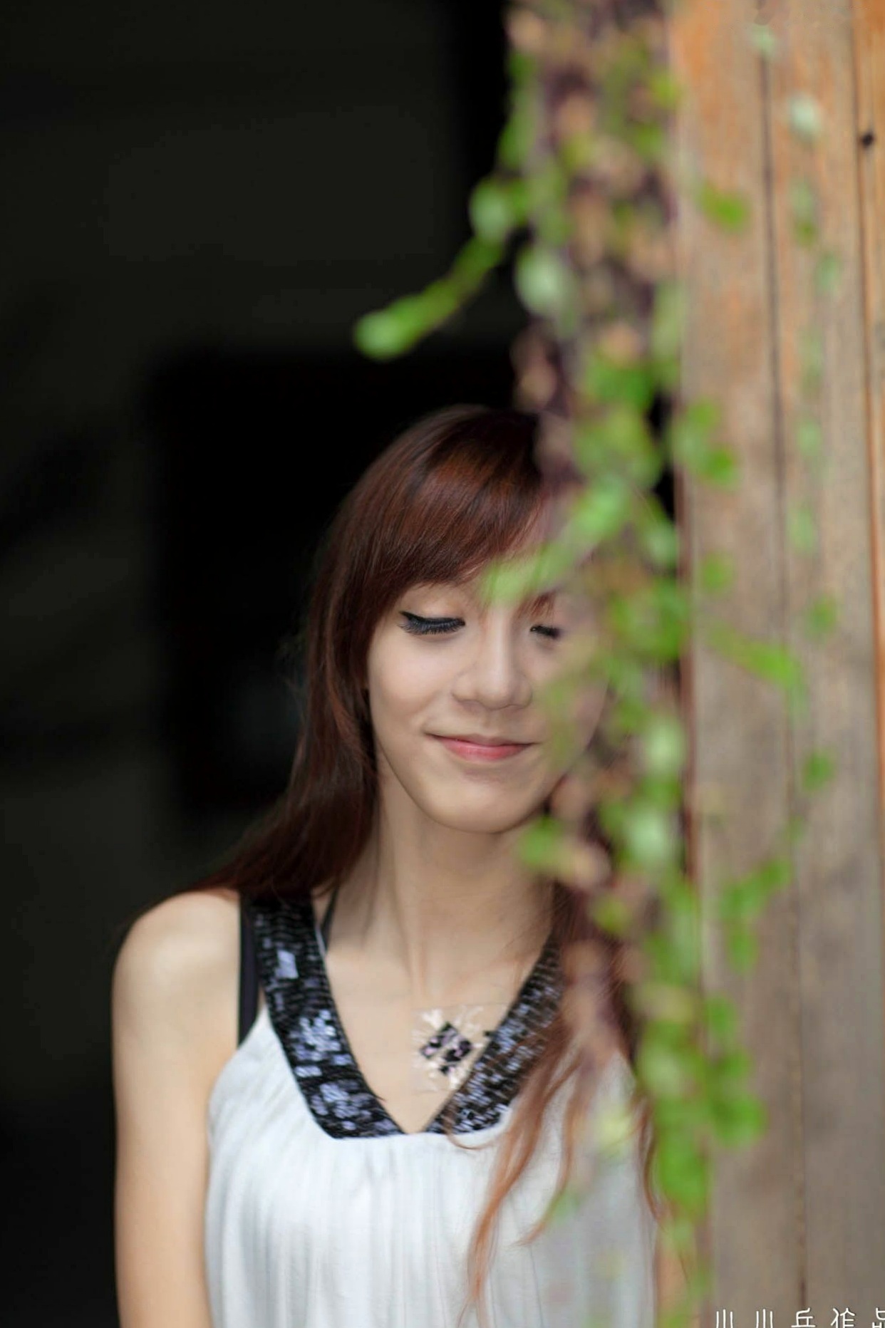 台湾正妹柠檬清新甜美户外写真,治愈系笑容灵动自然,打造满分女友感形象