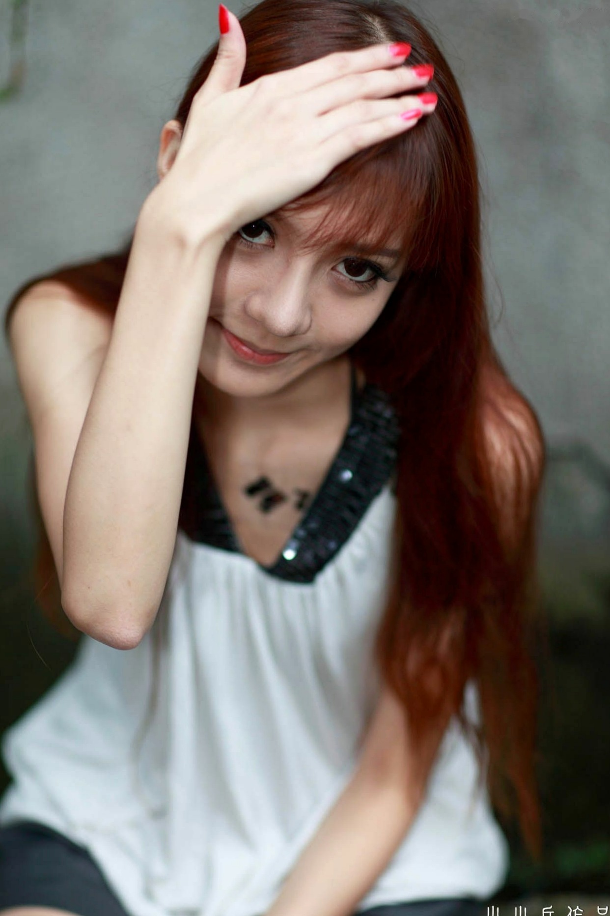 台湾正妹柠檬清新甜美户外写真,治愈系笑容灵动自然,打造满分女友感形象