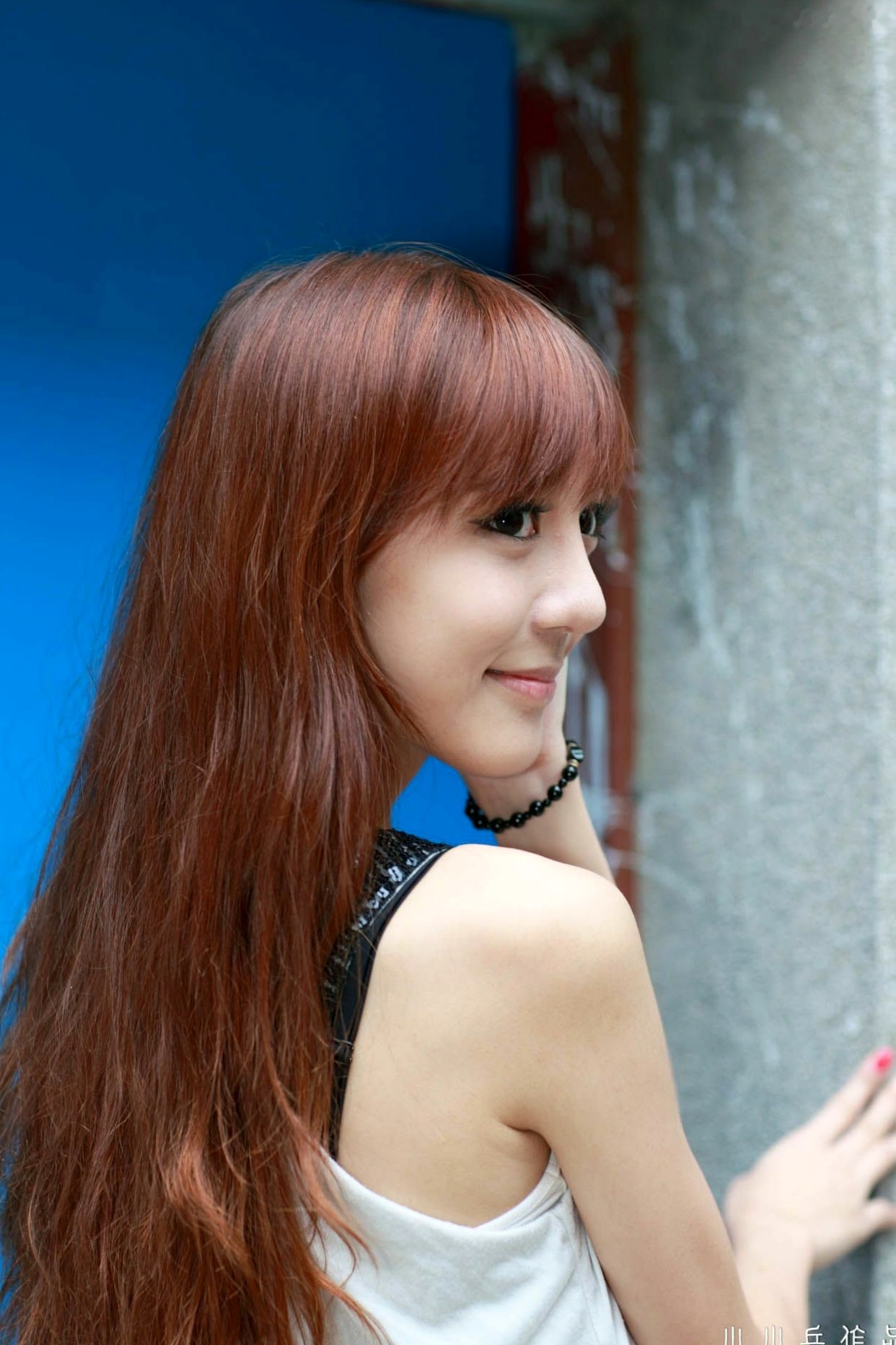 台湾正妹柠檬清新甜美户外写真,治愈系笑容灵动自然,打造满分女友感形象