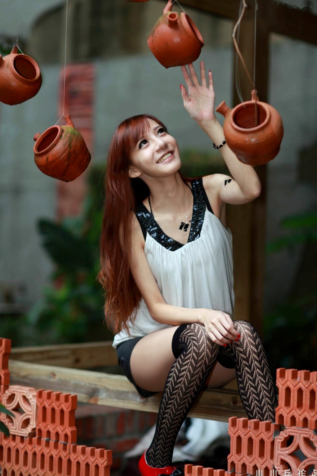 台湾正妹柠檬清新甜美户外写真,治愈系笑容灵动自然,打造满分女友感形象