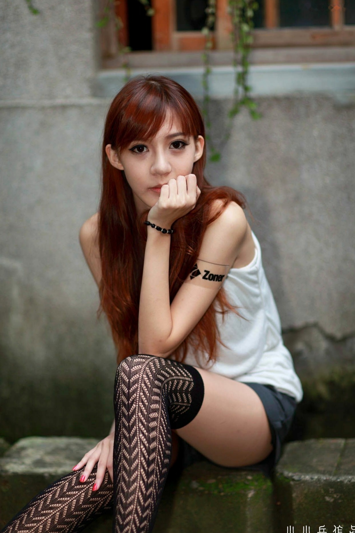 台湾正妹柠檬清新甜美户外写真,治愈系笑容灵动自然,打造满分女友感形象