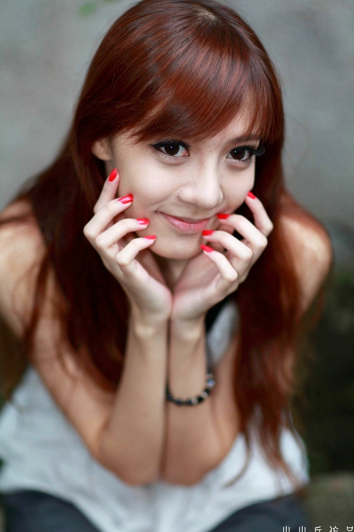 台湾正妹柠檬清新甜美户外写真,治愈系笑容灵动自然,打造满分女友感形象