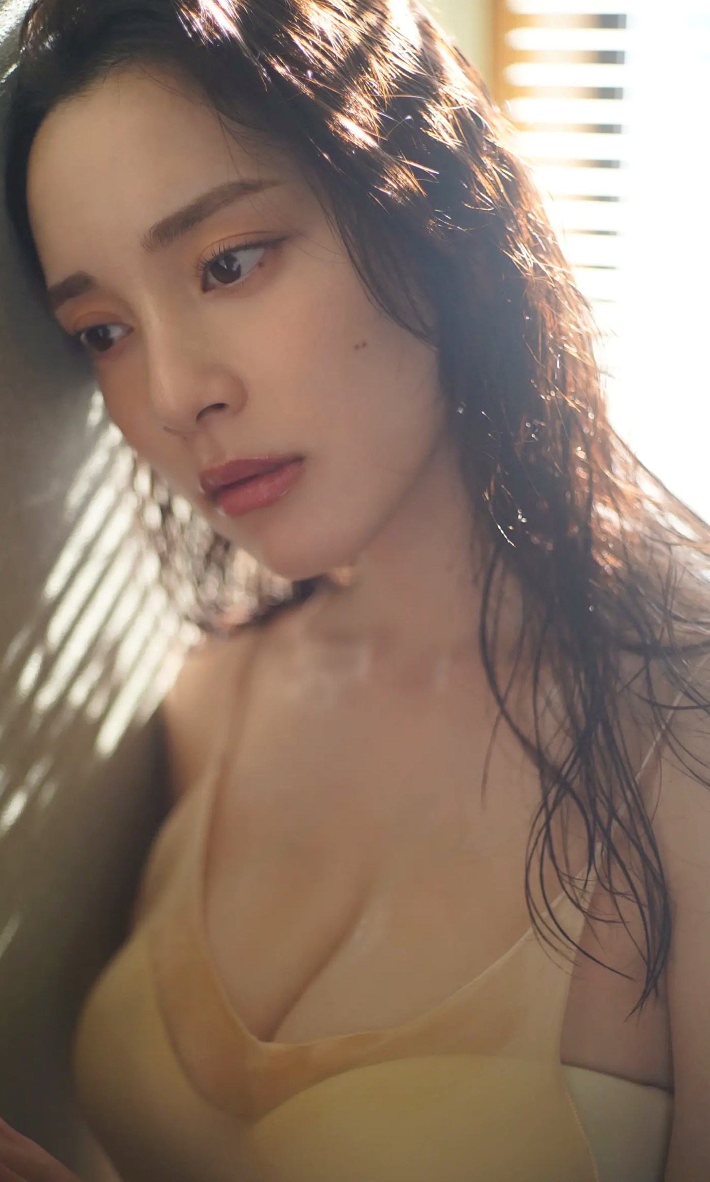 都丸紗也華 - DECADE 阳光海岸与性感比基尼清爽写真