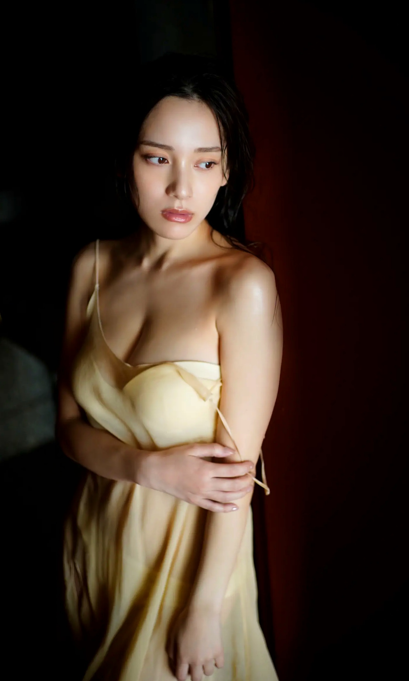 都丸紗也華 - DECADE 阳光海岸与性感比基尼清爽写真