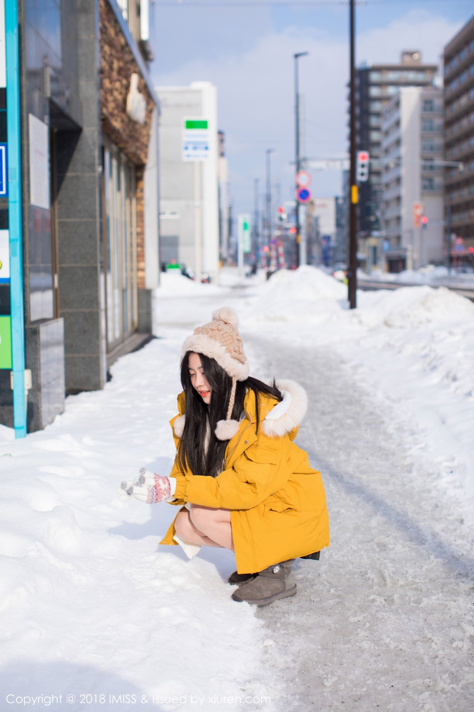 冬日女神许诺Sabrina 雪地戏耍妩媚和服