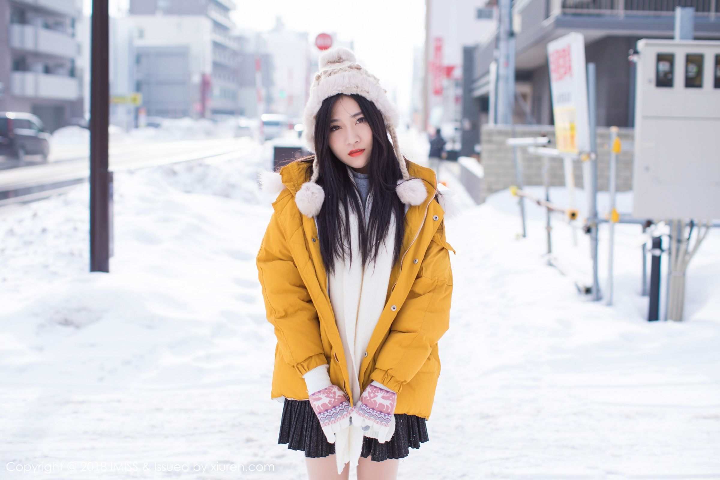 冬日女神许诺Sabrina 雪地戏耍妩媚和服