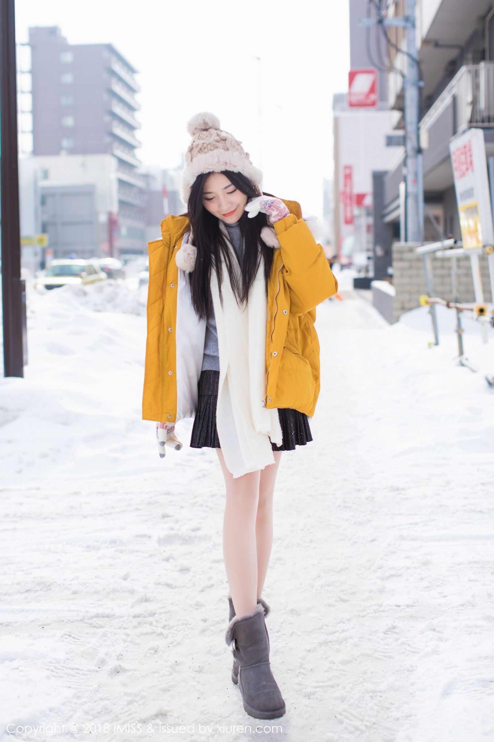 冬日女神许诺Sabrina 雪地戏耍妩媚和服