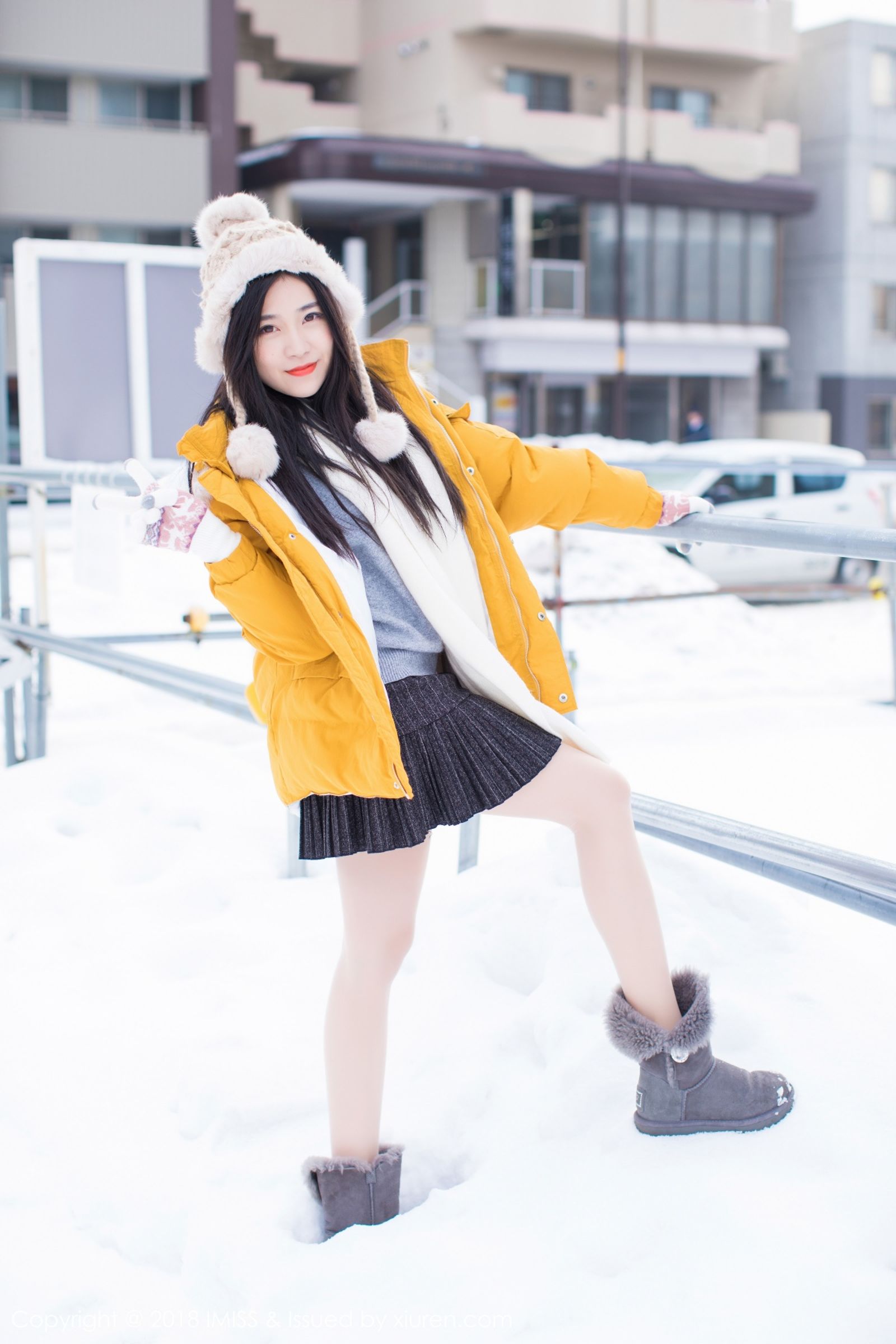 冬日女神许诺Sabrina 雪地戏耍妩媚和服