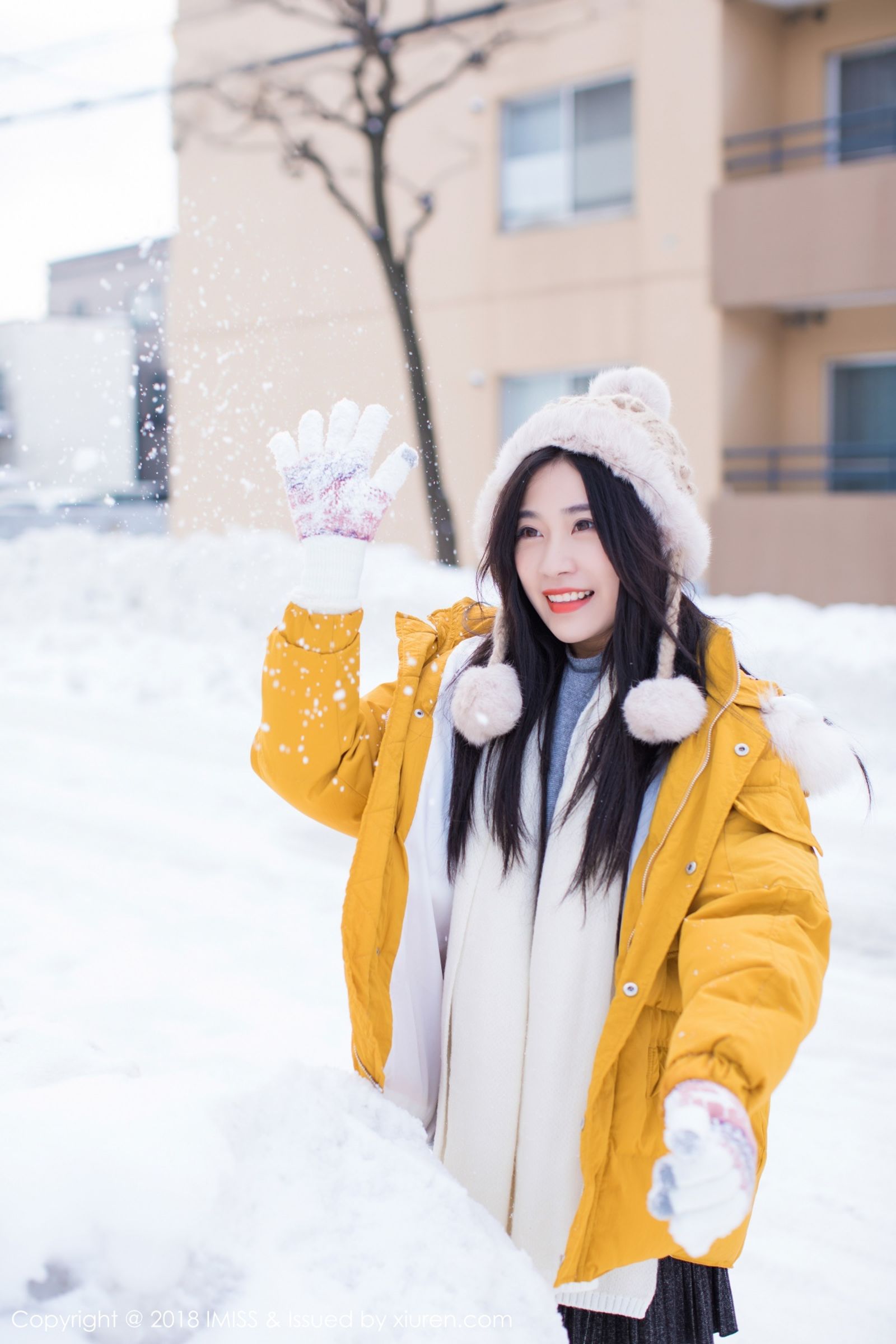 冬日女神许诺Sabrina 雪地戏耍妩媚和服