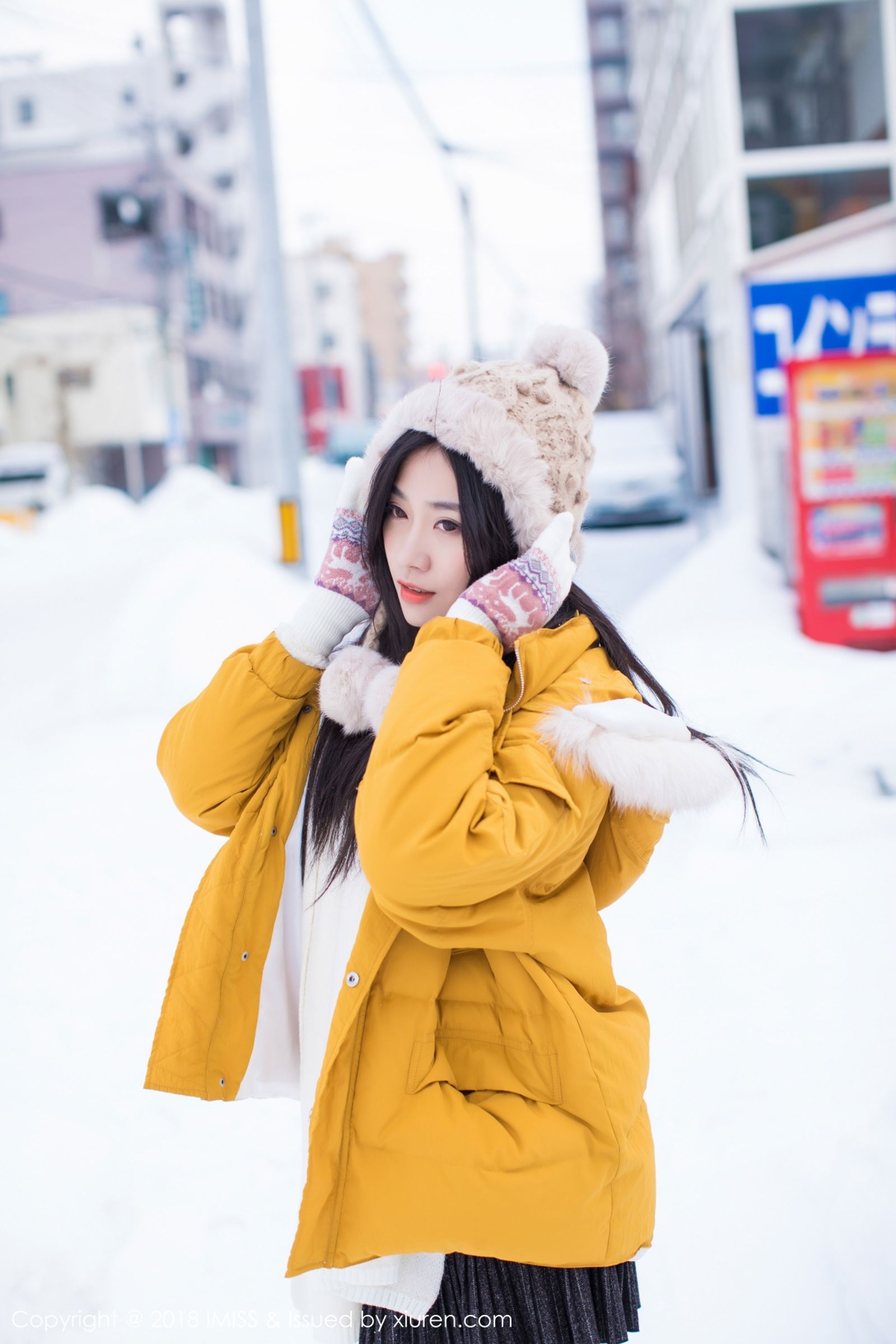 冬日女神许诺Sabrina 雪地戏耍妩媚和服