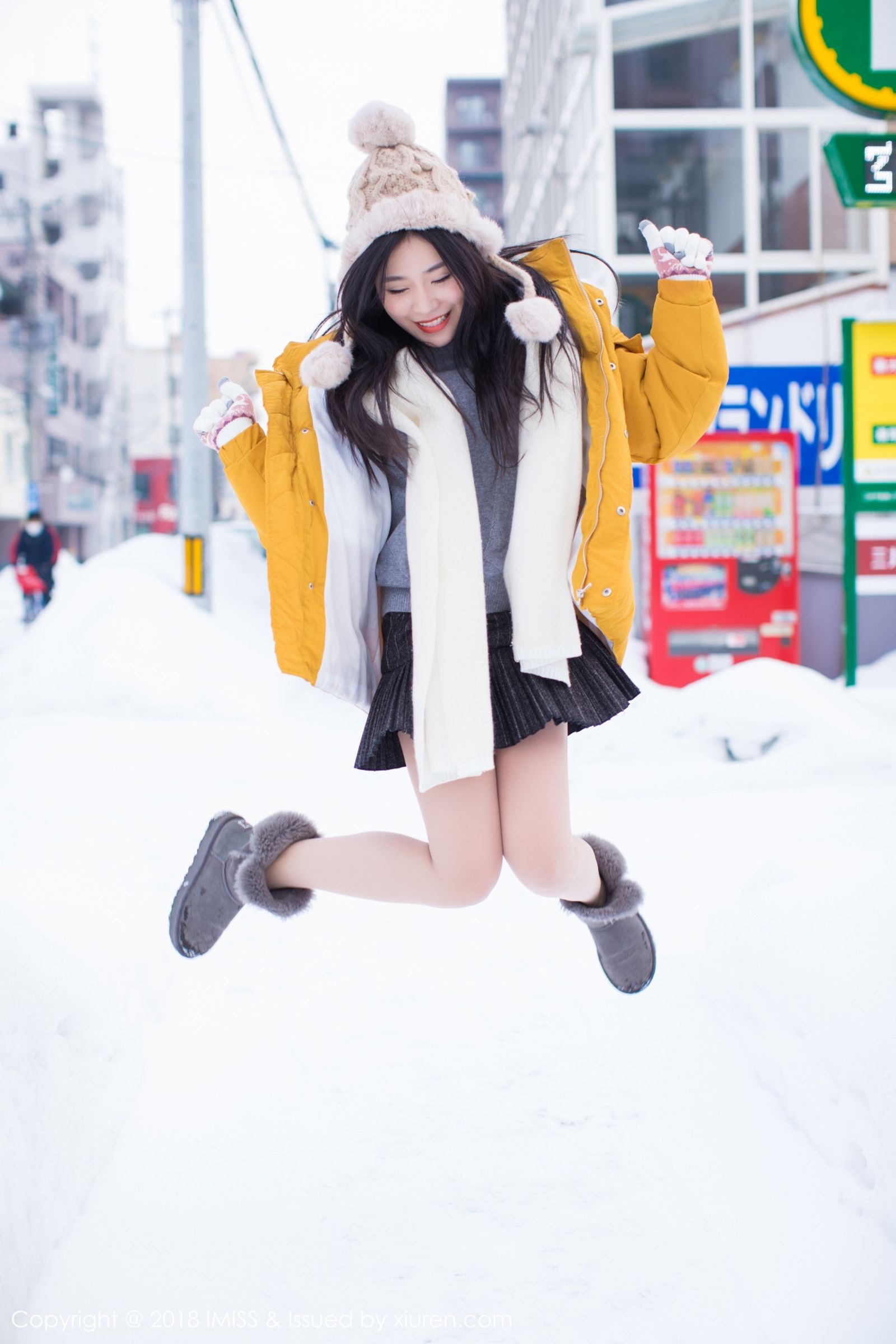 冬日女神许诺Sabrina 雪地戏耍妩媚和服