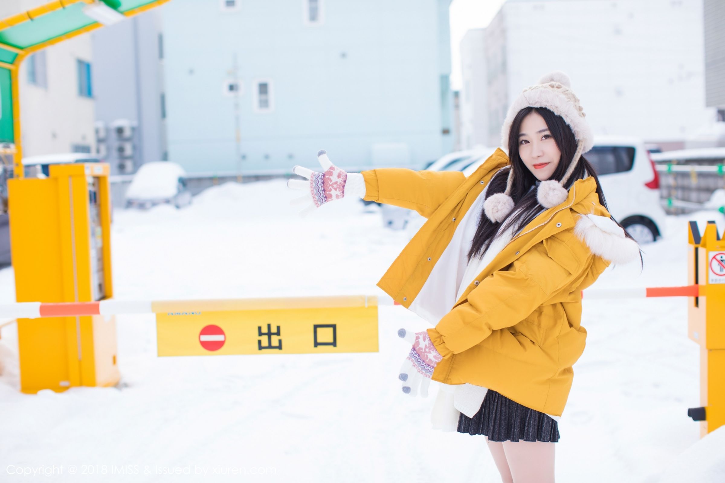 冬日女神许诺Sabrina 雪地戏耍妩媚和服