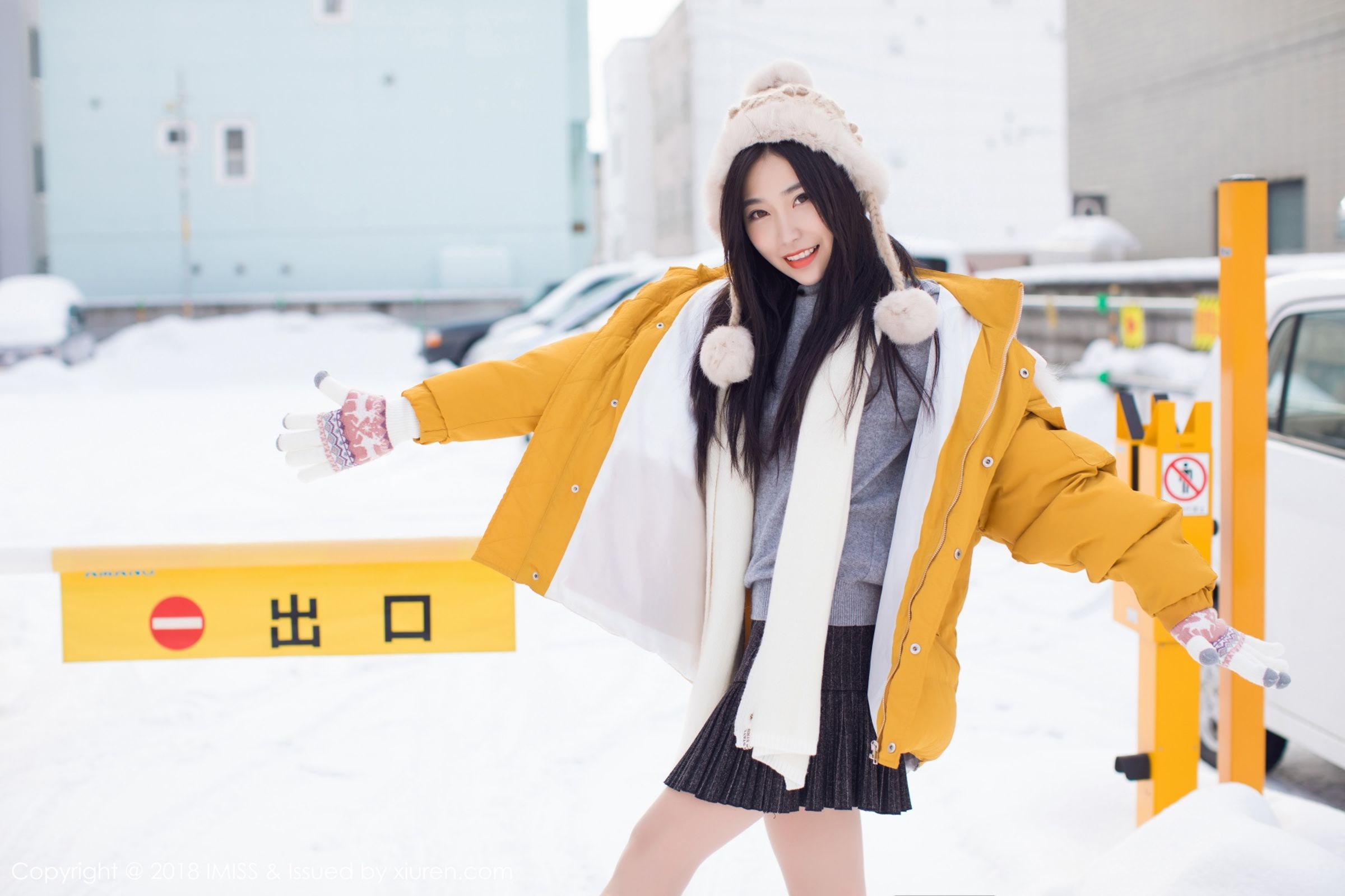 冬日女神许诺Sabrina 雪地戏耍妩媚和服