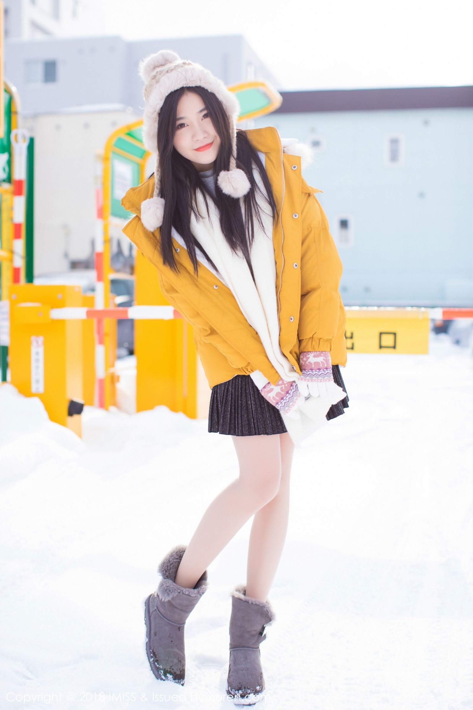 冬日女神许诺Sabrina 雪地戏耍妩媚和服