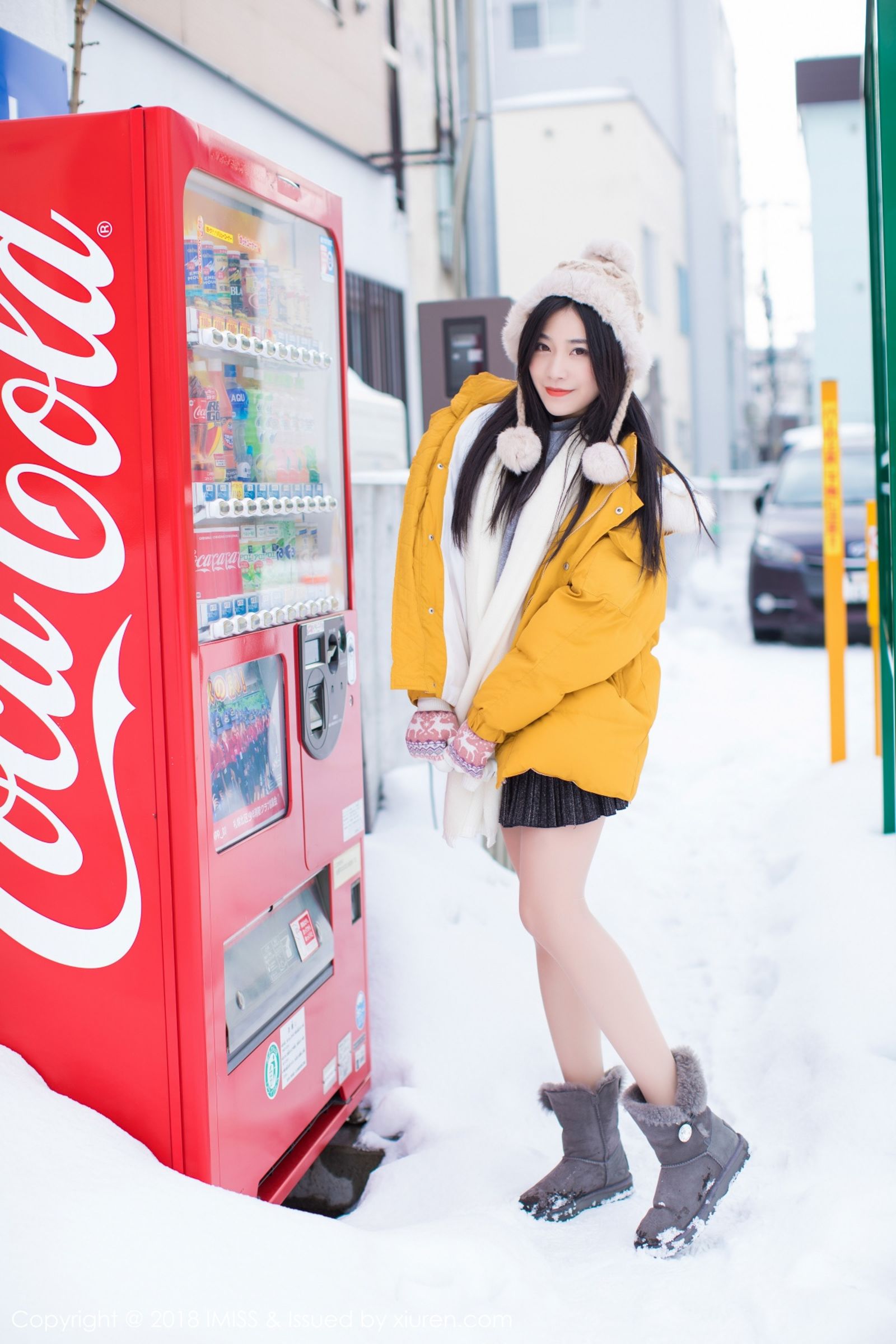 冬日女神许诺Sabrina 雪地戏耍妩媚和服