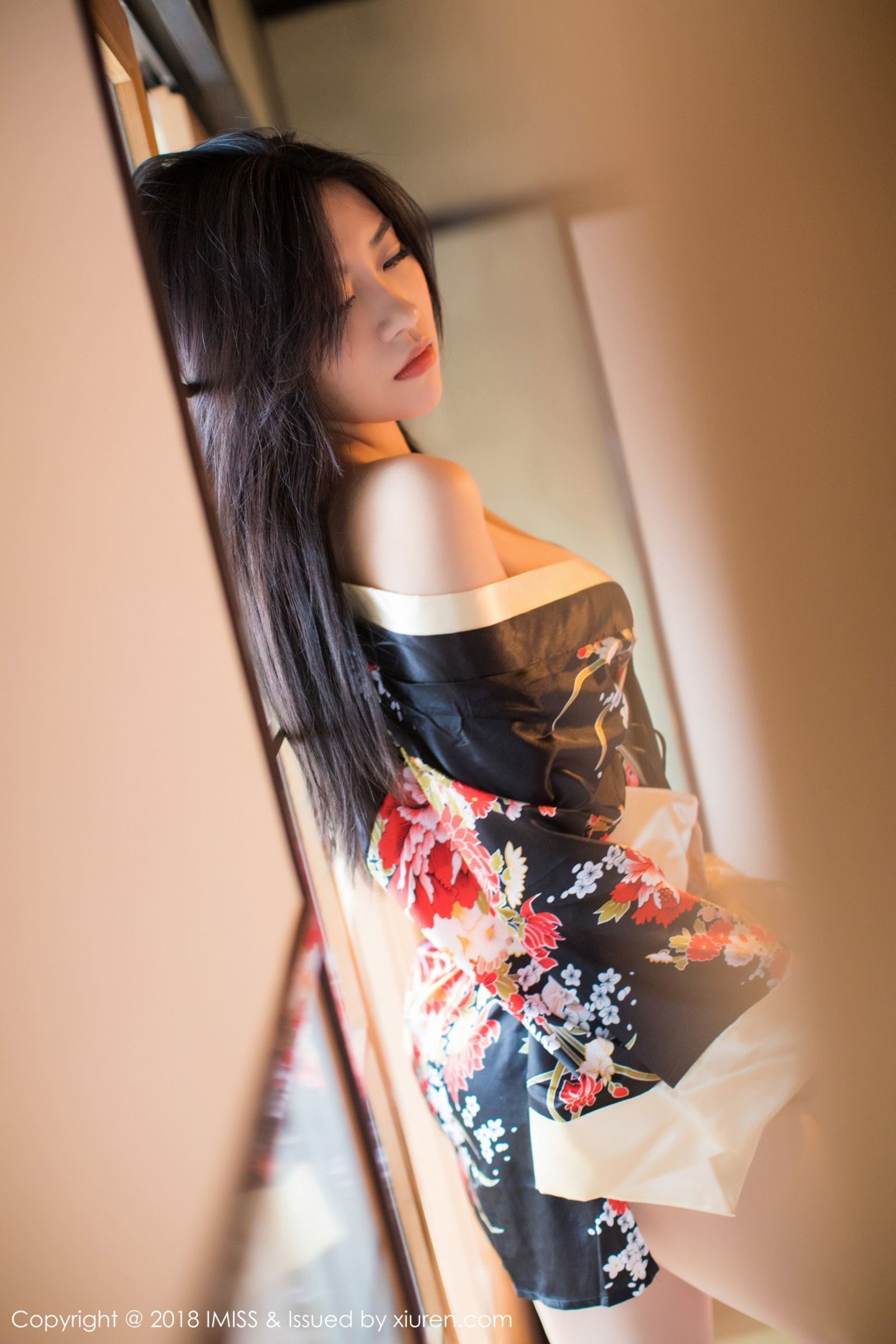 冬日女神许诺Sabrina 雪地戏耍妩媚和服