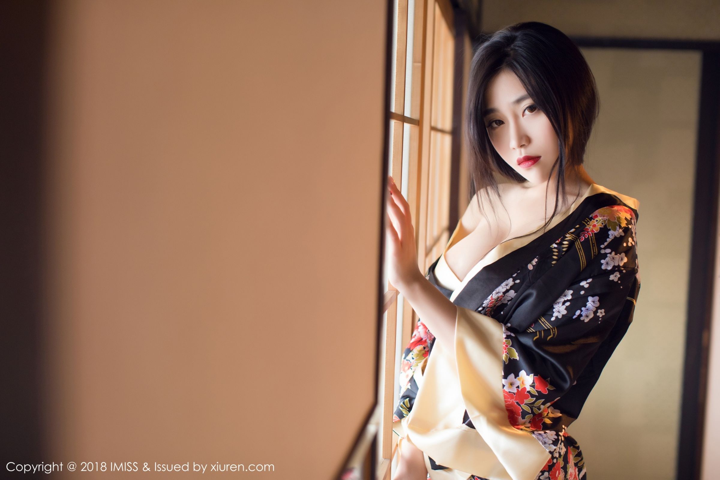 冬日女神许诺Sabrina 雪地戏耍妩媚和服