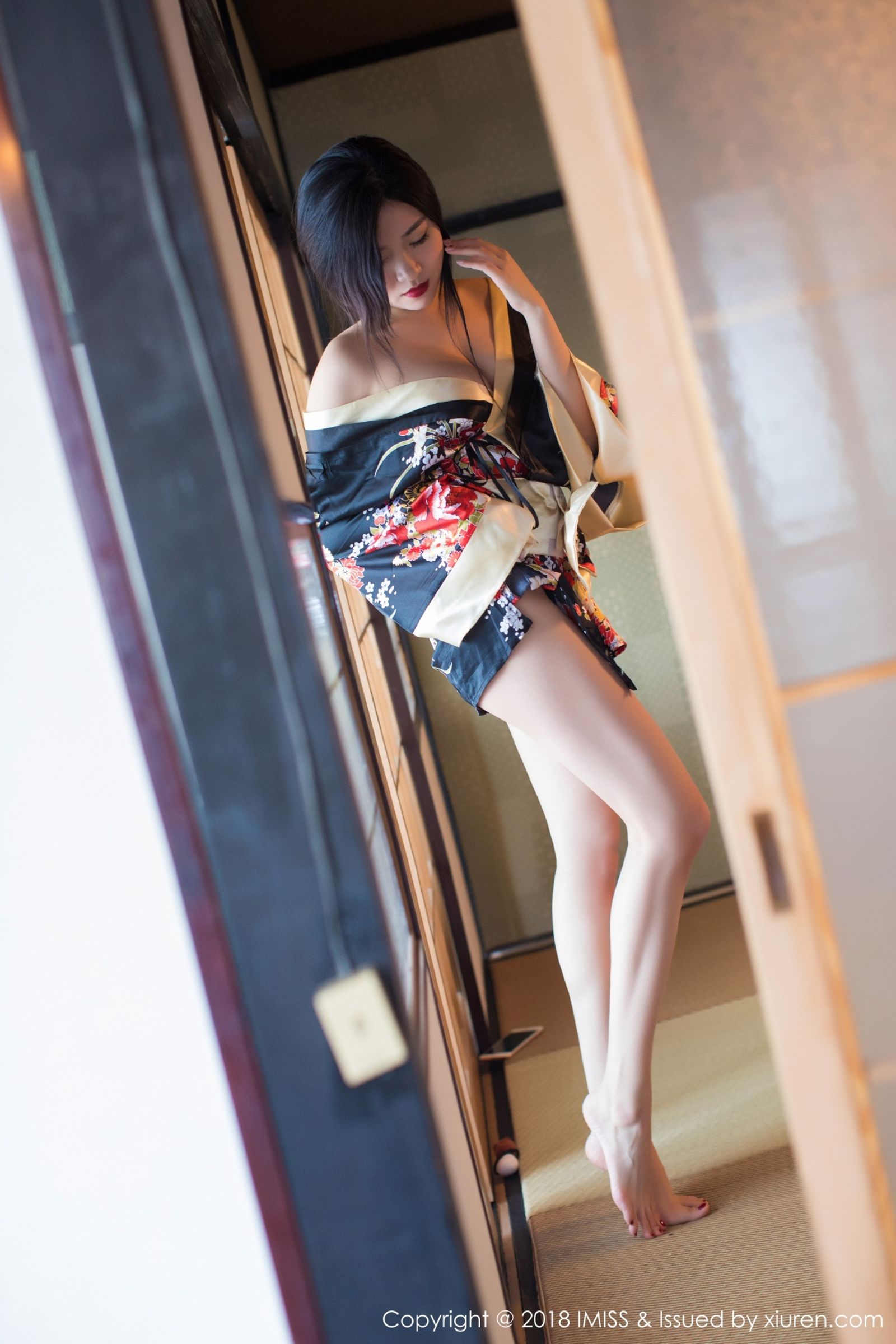 冬日女神许诺Sabrina 雪地戏耍妩媚和服