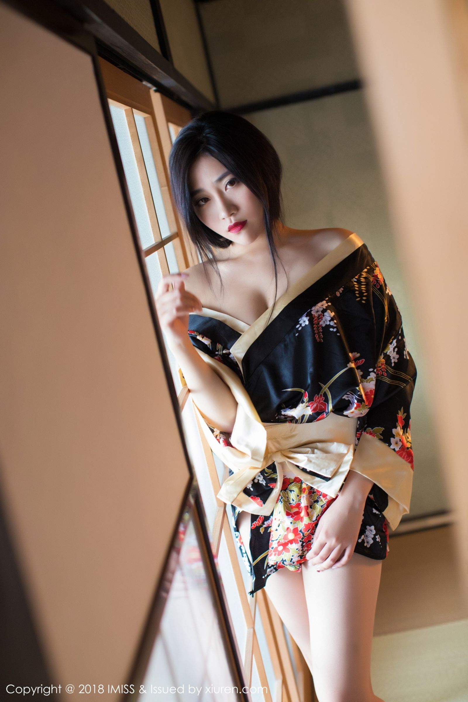 冬日女神许诺Sabrina 雪地戏耍妩媚和服