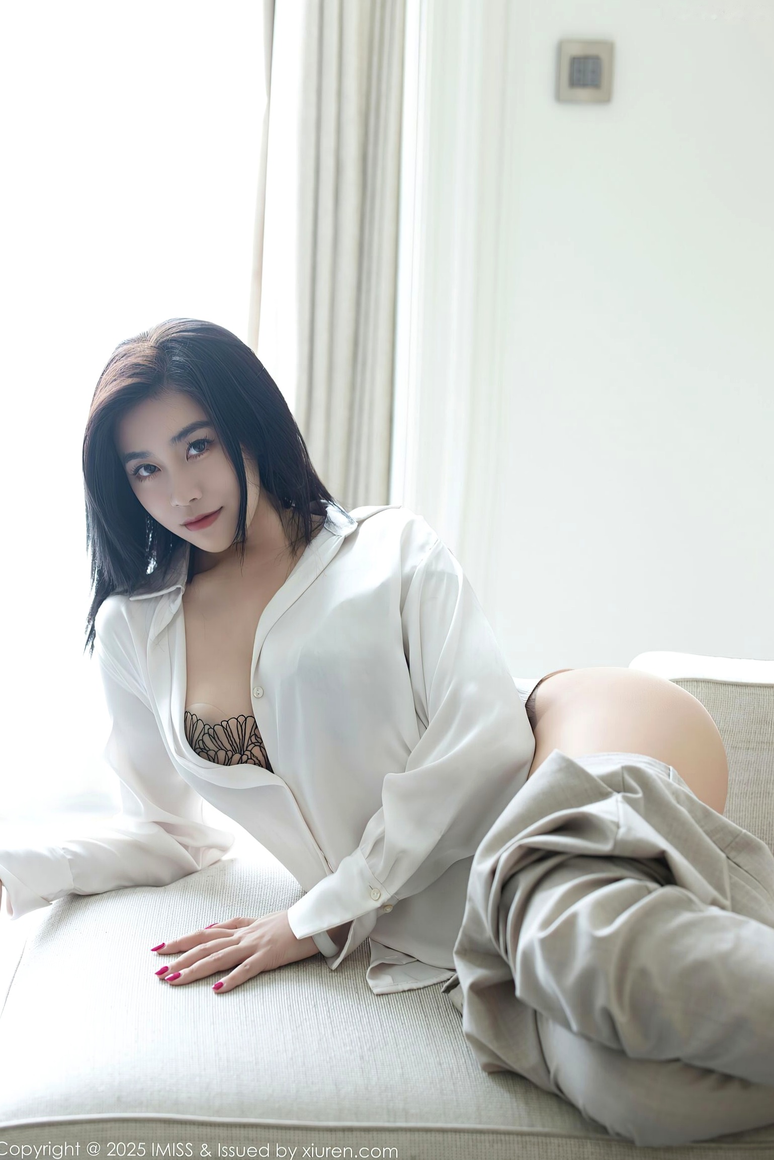 IMiss爱蜜社 NO.800 许诺Sabrina - 居家OL白衬衫肉丝诱惑性感私房写真