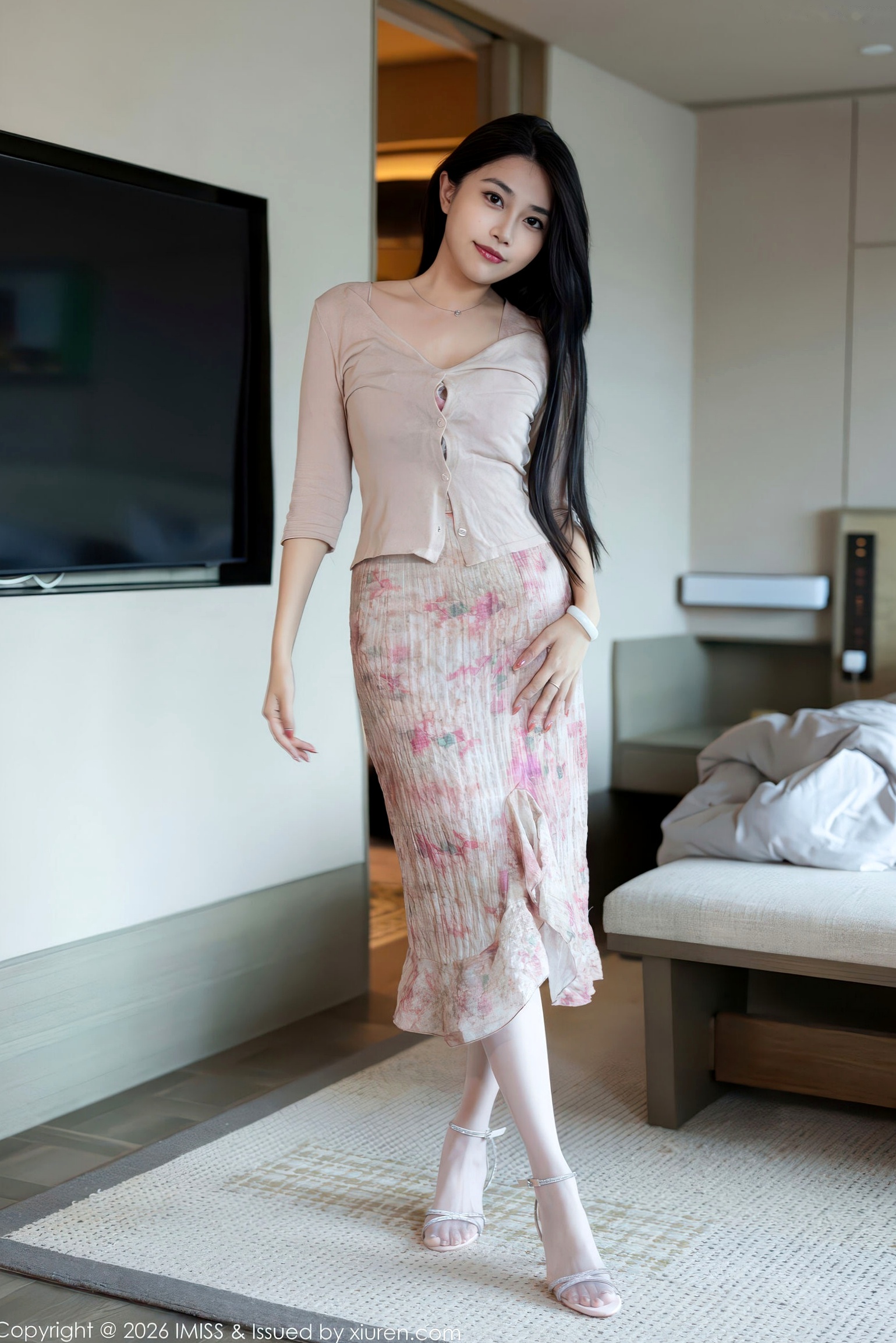 IMiss爱蜜社 804 许诺Sabrina红心内衣私房照,居家性感大尺度诱惑,极致唯美视觉盛宴